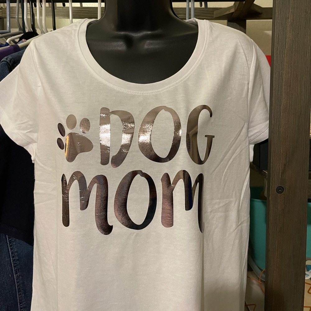 Dog mom t-shirt